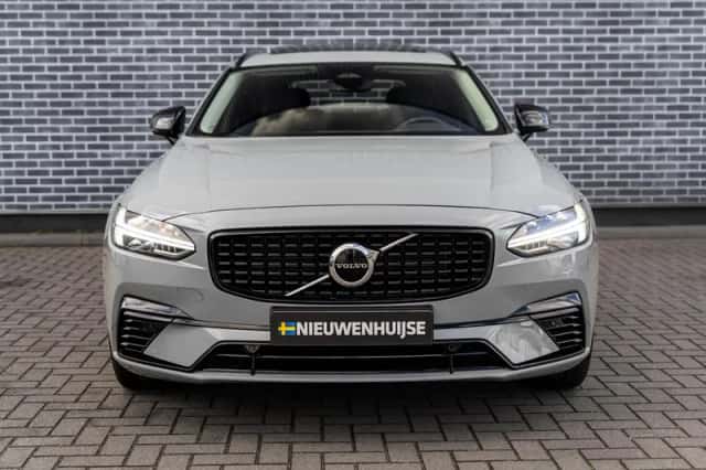 Volvo V90 (2024) thumbnail 2