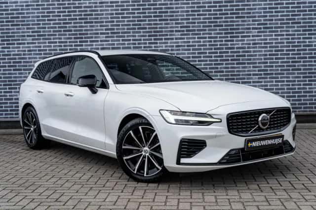 Volvo V60 (2022) thumbnail 3
