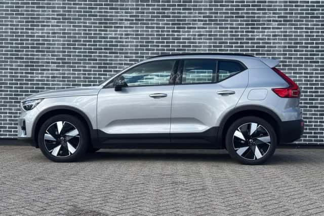 Volvo EX40 (2025) thumbnail 4
