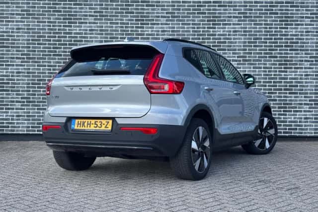 Volvo EX40 (2025) thumbnail 5