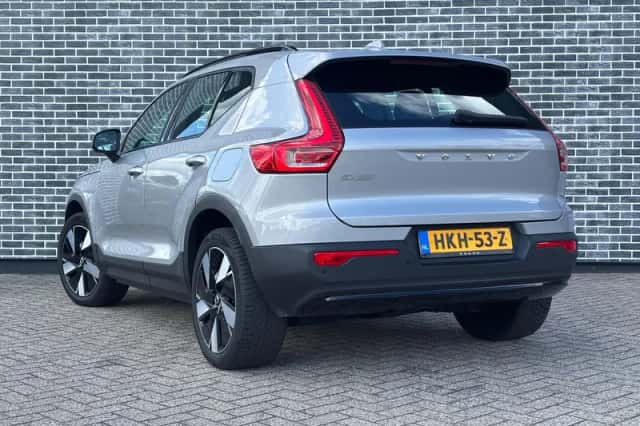 Volvo EX40 (2025) thumbnail 6