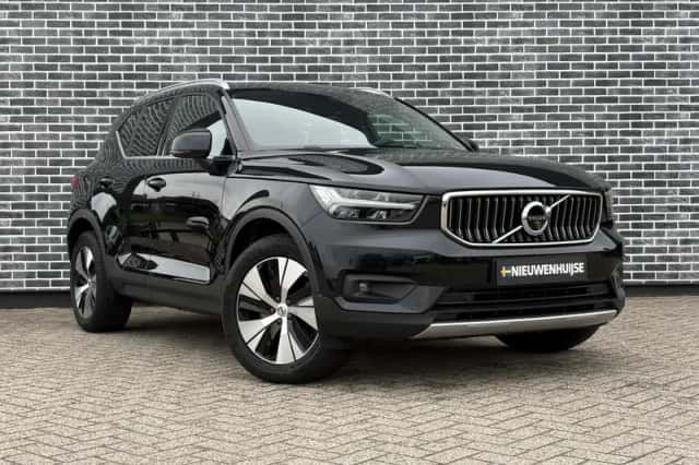 Volvo XC40 (2021) thumbnail 3