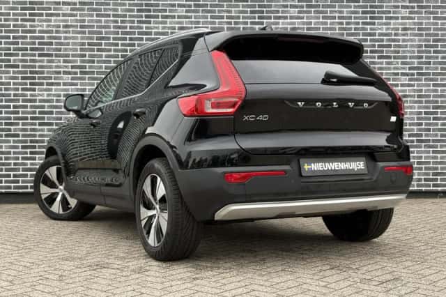 Volvo XC40 (2021) thumbnail 4