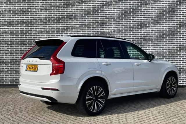 Volvo XC90 (2024) thumbnail 2