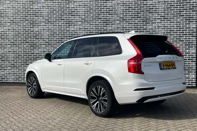 Volvo XC90 (2024) thumbnail 4