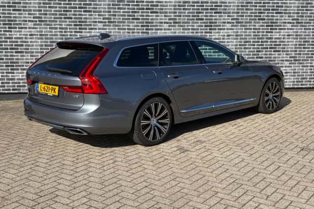 Volvo V90 (2020) thumbnail 2