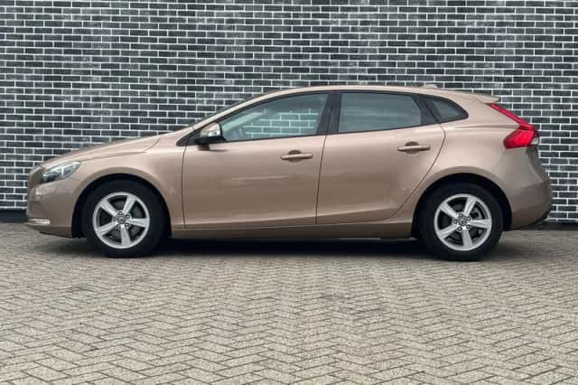 Volvo V40 (2013) thumbnail 3