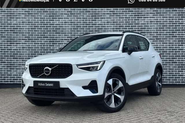 Volvo XC40 (2025) thumbnail 1