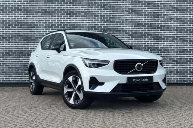 Volvo XC40 (2025) thumbnail 3