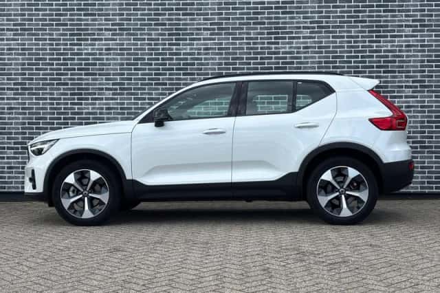 Volvo XC40 (2025) thumbnail 4