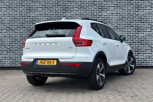 Volvo XC40 (2025) thumbnail 5