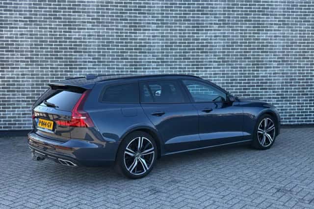 Volvo V60 (2022) thumbnail 2