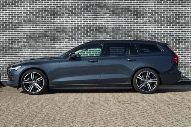Volvo V60 (2022) thumbnail 4