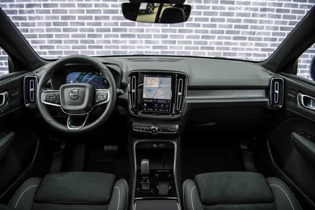 Volvo EX40 (2026) thumbnail 2