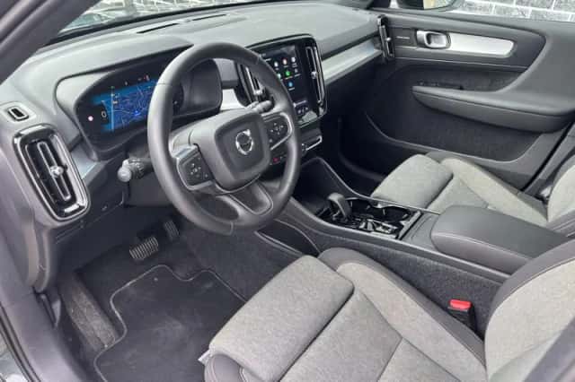 Volvo XC40 (2026) thumbnail 2