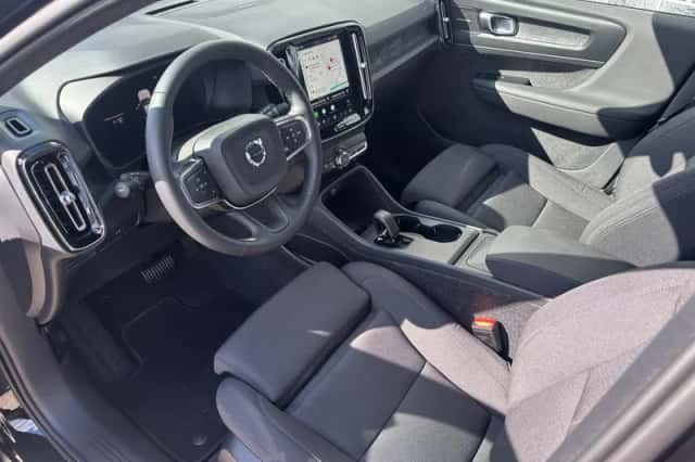 Volvo EX40 (2026) thumbnail 2