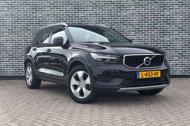 Volvo XC40 (2021) thumbnail 3