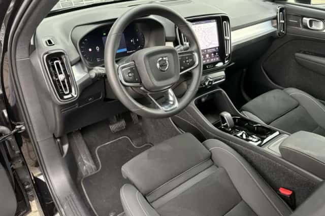 Volvo XC40 (2026) thumbnail 2