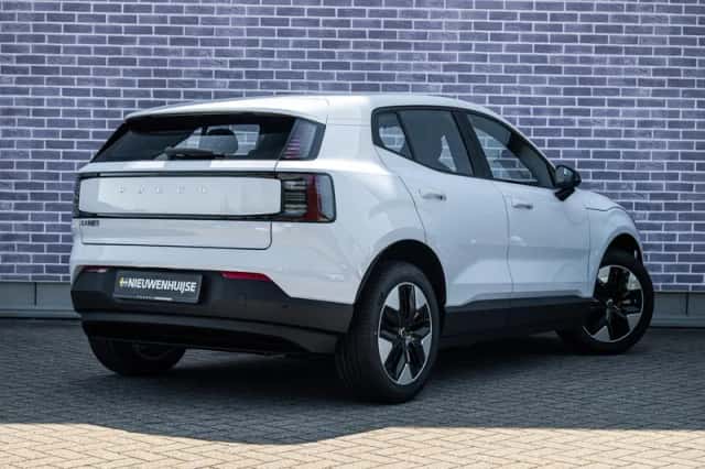 Volvo EX30 (2026) thumbnail 3