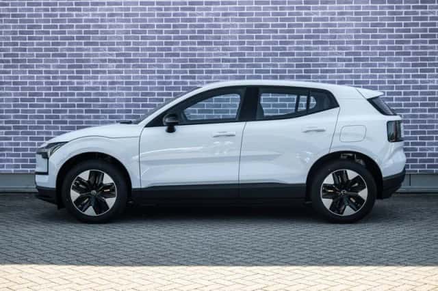 Volvo EX30 (2026) thumbnail 4