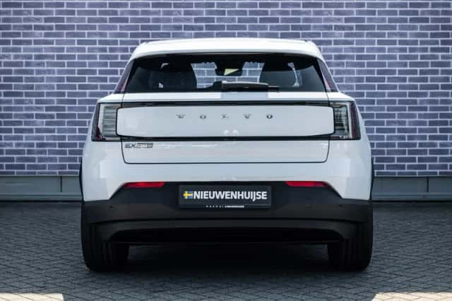 Volvo EX30 (2026) thumbnail 6