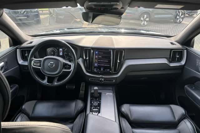 Volvo XC60 (2020) thumbnail 2