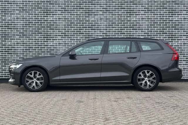 Volvo V60 (2022) thumbnail 4