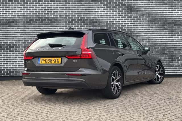 Volvo V60 (2022) thumbnail 6