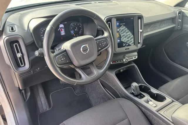 Volvo XC40 (2020) thumbnail 2