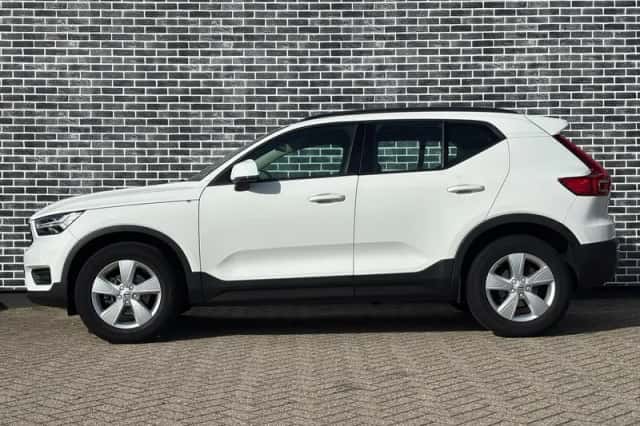 Volvo XC40 (2020) thumbnail 4