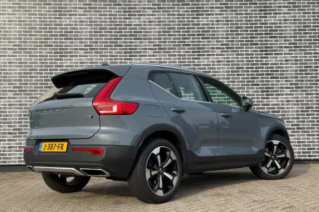 Volvo XC40 (2019) thumbnail 3