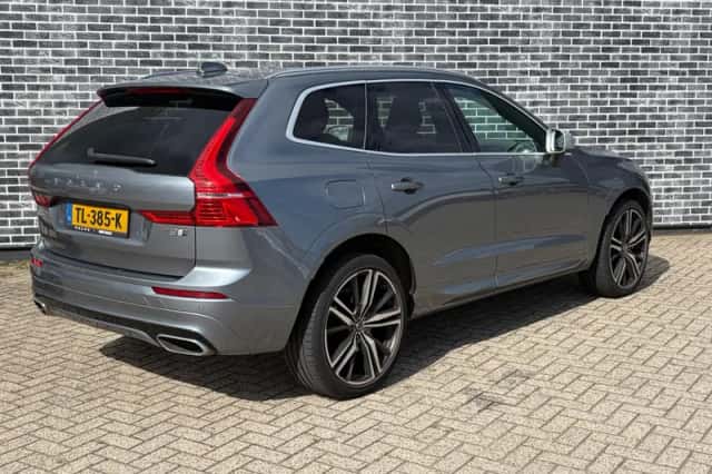 Volvo XC60 (2018) thumbnail 2