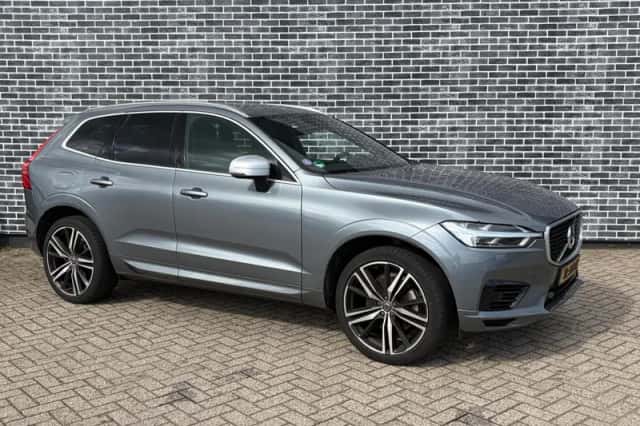 Volvo XC60 (2018) thumbnail 3
