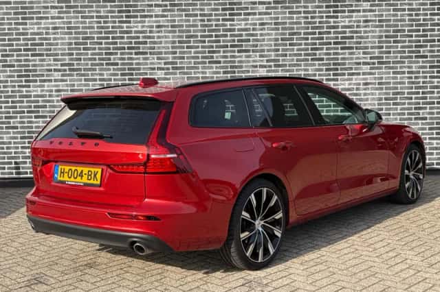 Volvo V60 (2020) thumbnail 2