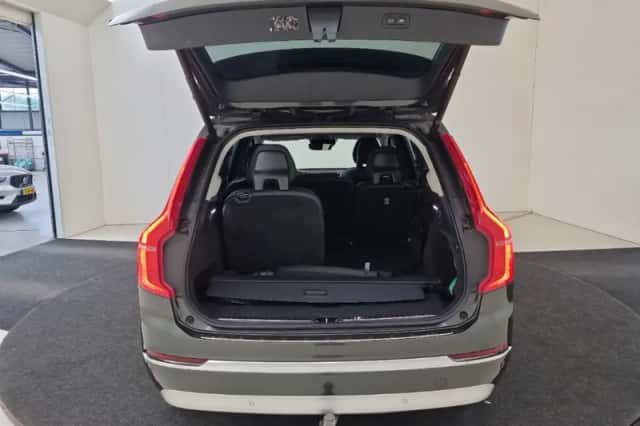 Volvo XC90 (2021) thumbnail 3