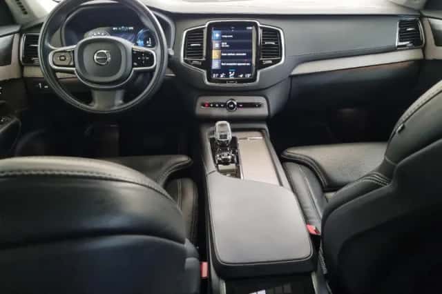 Volvo XC90 (2021) thumbnail 4