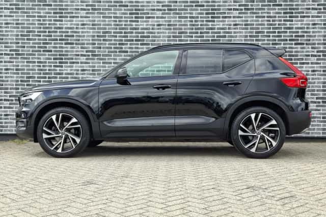 Volvo XC40 (2018) thumbnail 3
