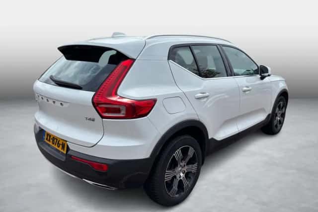 Volvo XC40 (2019) thumbnail 2
