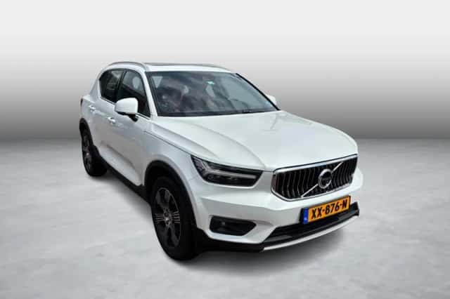 Volvo XC40 (2019) thumbnail 3