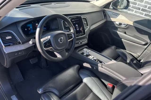 Volvo XC90 (2023) thumbnail 2