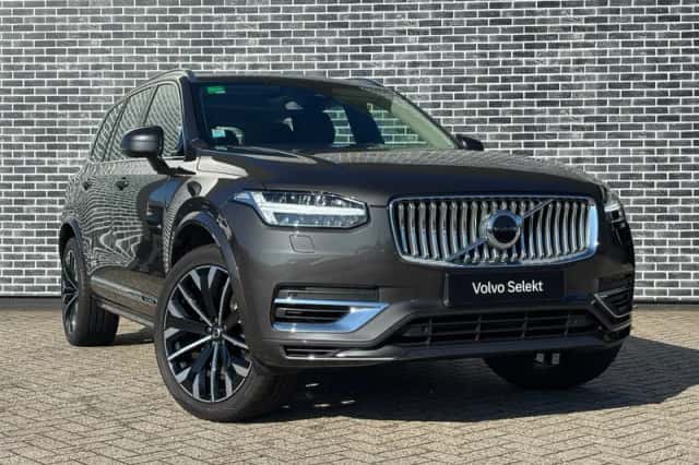 Volvo XC90 (2023) thumbnail 3