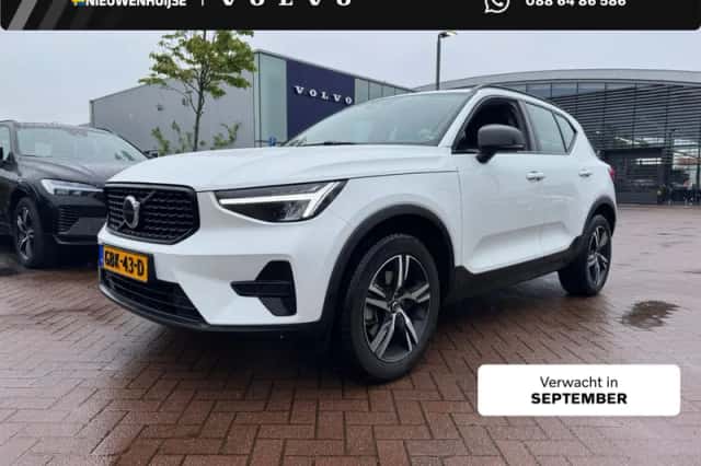 Volvo XC40 (2024) thumbnail 1