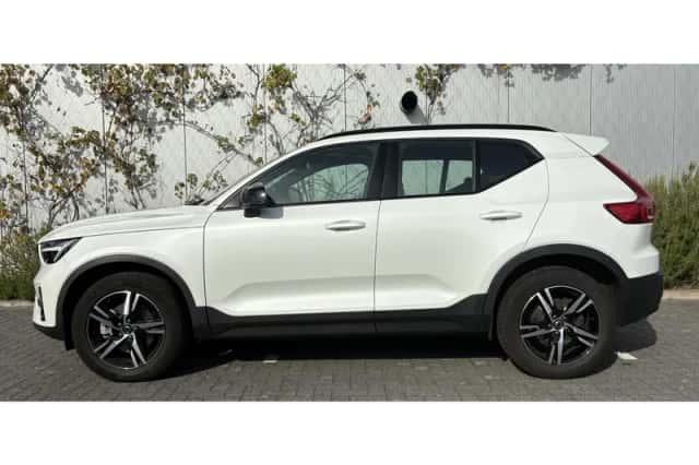 Volvo XC40 (2024) thumbnail 2