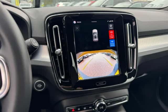 Volvo XC40 (2024) thumbnail 4
