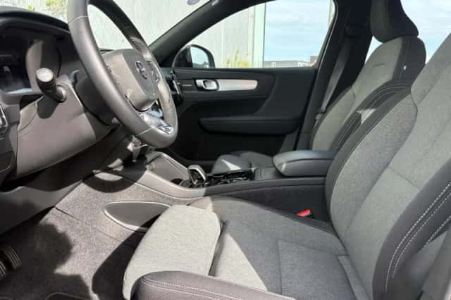 Volvo XC40 (2024) thumbnail 5