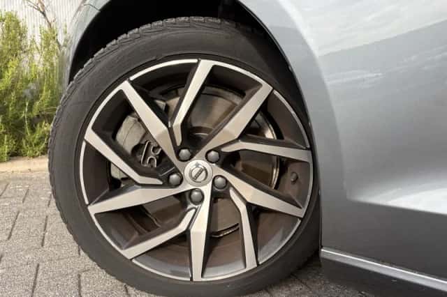 Volvo V60 (2019) thumbnail 4