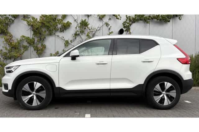 Volvo XC40 (2021) thumbnail 2