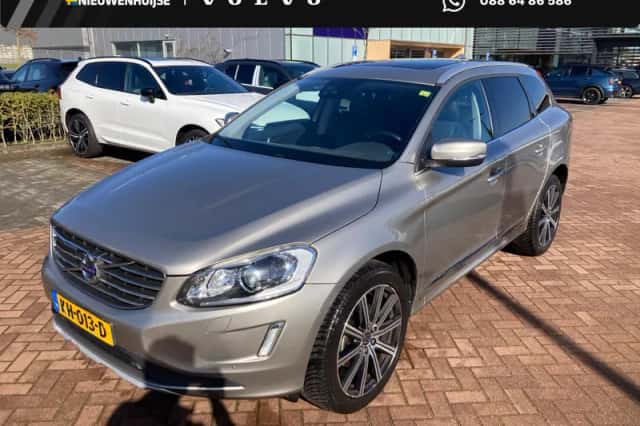 Volvo XC60 (2016) thumbnail 1