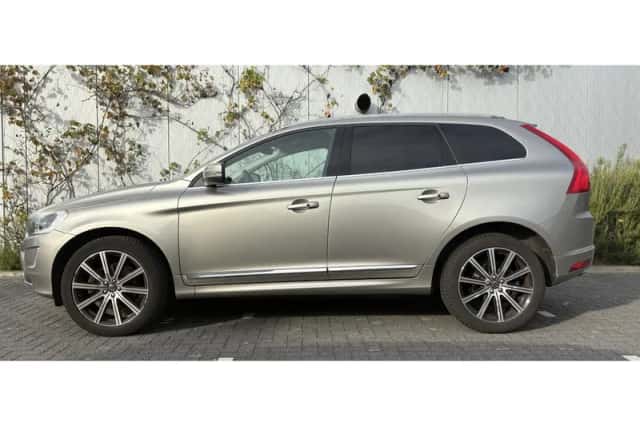 Volvo XC60 (2016) thumbnail 2