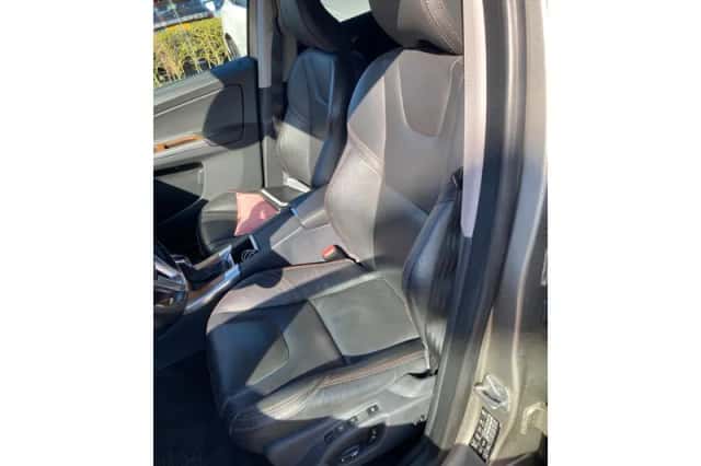 Volvo XC60 (2016) thumbnail 3